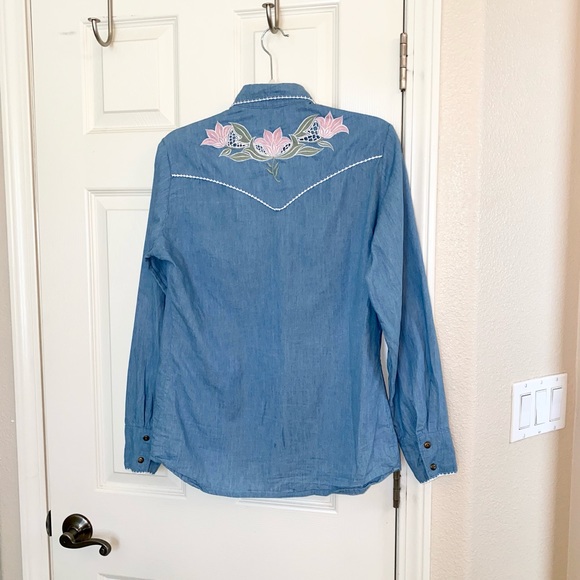 Chasing Uni Flight Tonight Chambray Western shirt - Picture 5 of 6